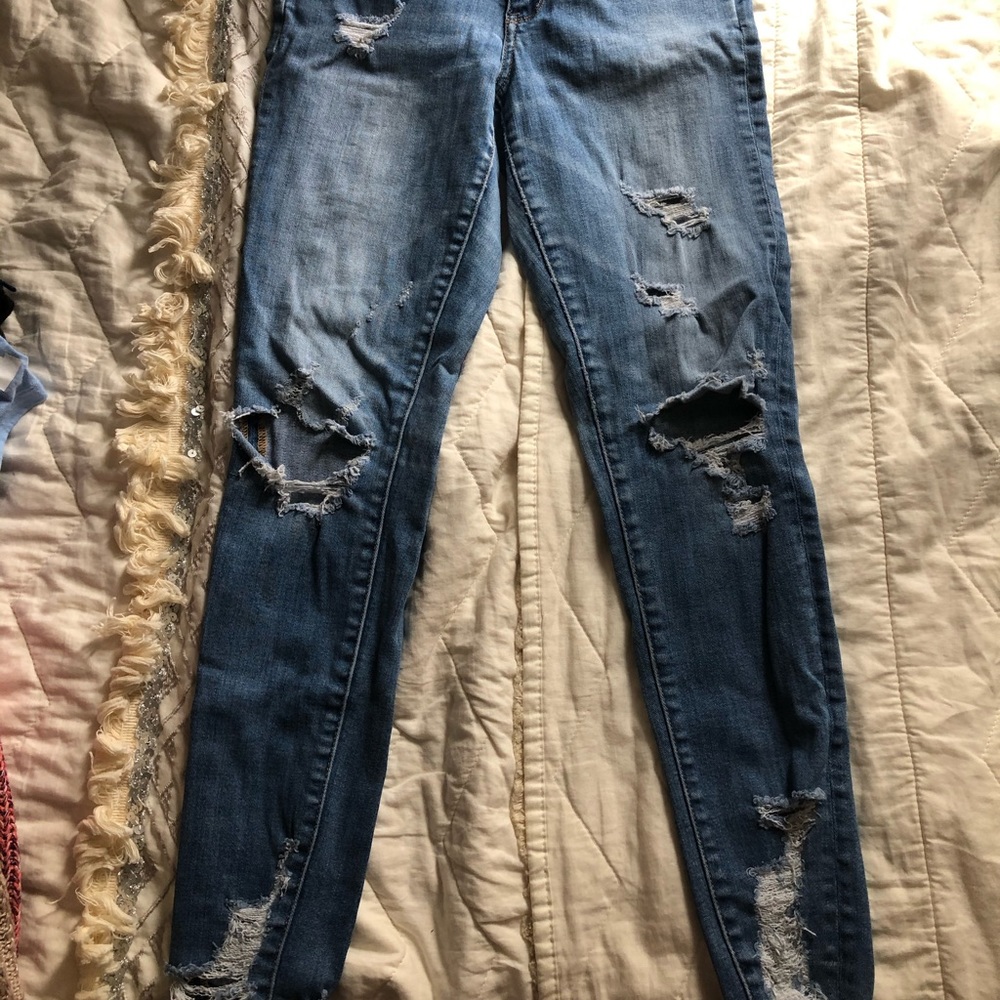 AMERICAN EAGLE Ripped Skinny Jeans - Picture 2 of 3